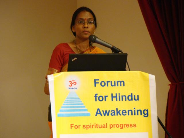 Mrs. Bhavna Shinde Hurley of FHA addressing in the Hinduism Summit